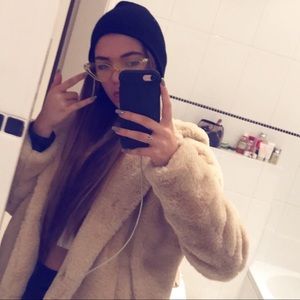 Meet your Posher, Alara